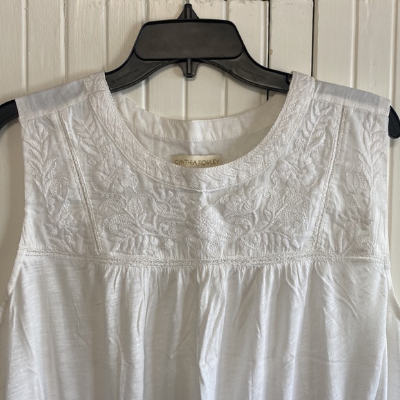 Cynthia Rowley White Embroidered Flower Top - Large - Picture 2 of 6
